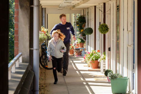 Kris Hitchen and Katie Proctor in SORRY WE MISSED YOU. A film by Ken Loach. Photo: Joss Barratt